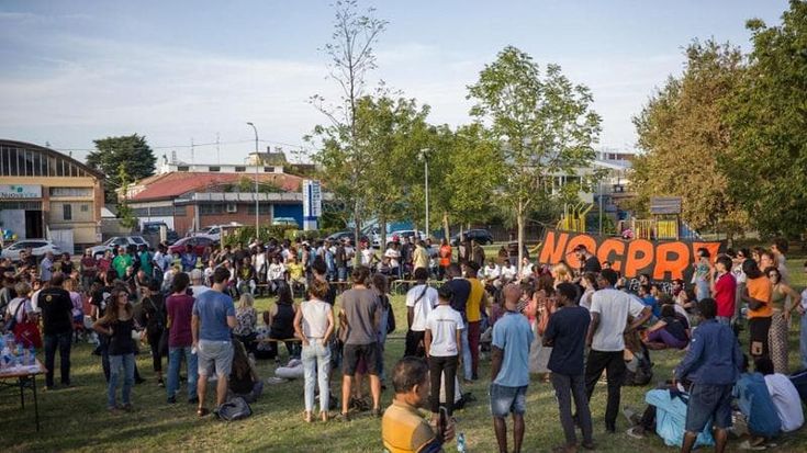 Il grido di attivisti e migranti: “No a nuovi Cpr, né a Bologna né altrove”