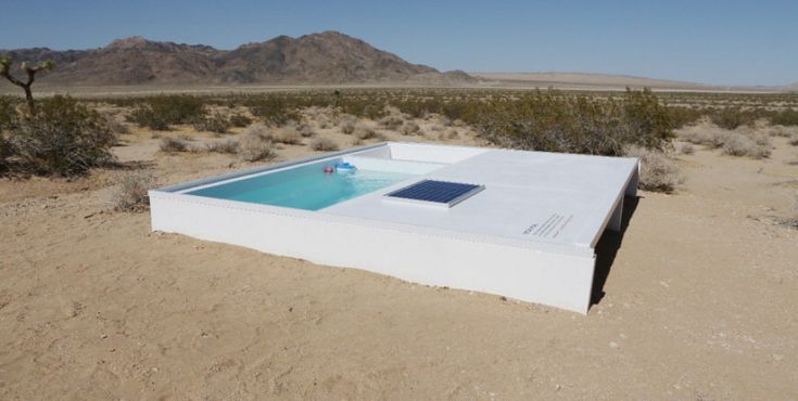 California, sorpresa nel deserto: l'oasi &egrave; una piscina