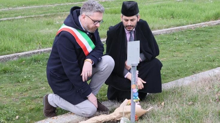 Omaggio alle vittime di Cutro: “Un monito a chi mette in discussione i salvataggi in mare”