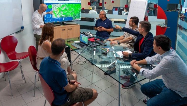 Planetek, l'occhio elettronico monitora le frane nel mondo: "I satelliti ci dicono tutto, il disastro di Ischia era evitabile"