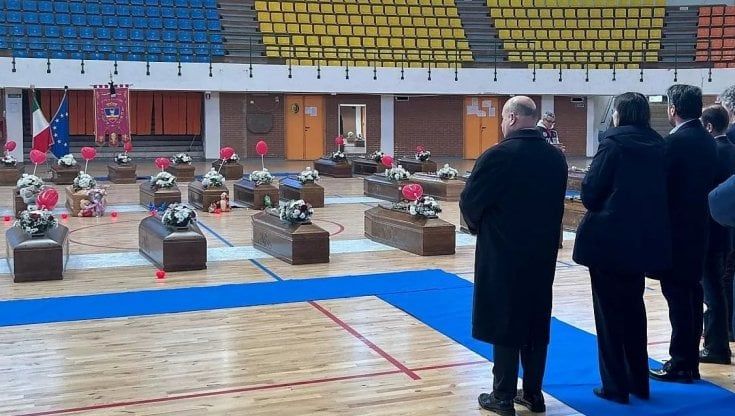 Schlein a Crotone: "Pd troppo timido sui migranti. Ora lotta dura, siamo qui per questo"