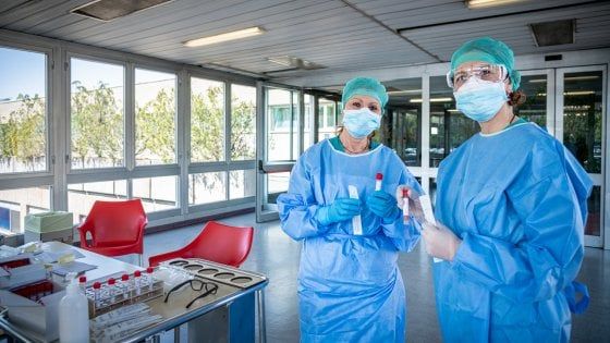 In partenza per Genova ma con la febbre alta: ricoverato per sospetto contagio da Covid-19