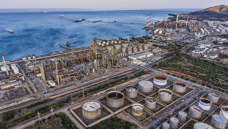 Energia, Enel e Saras insieme per l’idrogeno verde  nella raffineria dei Moratti