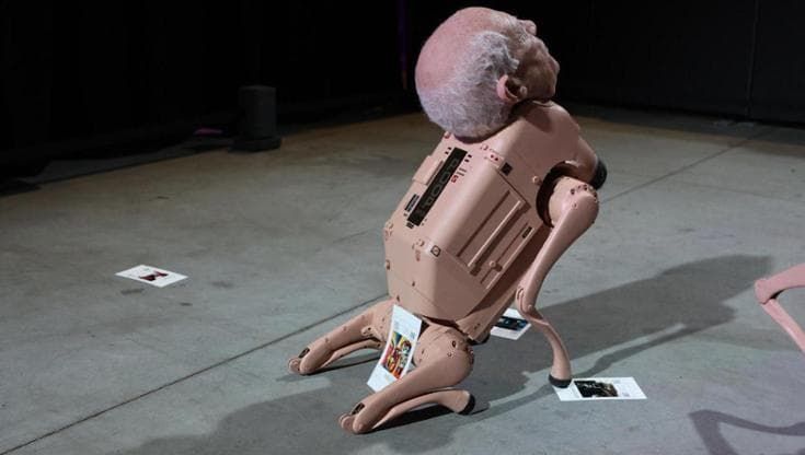 Wave, il "ricordino" dei cani robot di Beeple: le immagini IA simbolo del tecnocapitalismo