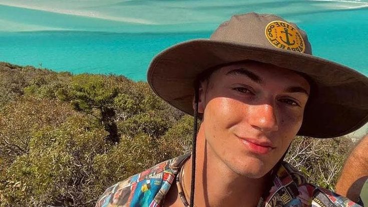 Matteo Mariotti, il drammatico racconto del padre del 20enne attaccato da uno squalo in Australia: “Sente male nel piede che non ha più, è un dolore invisibile”