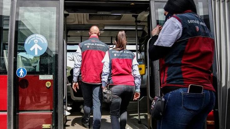 Guardie giurate sui bus per scortare i controllori. “Troppe aggressioni”