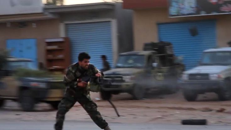 Guerra in Libia, missione italiana di pace. A Tripoli il numero due dei servizi segreti 