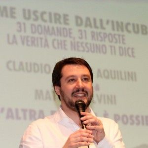 La Lega apre la campagna per le europee. "Euro strumento di morte"