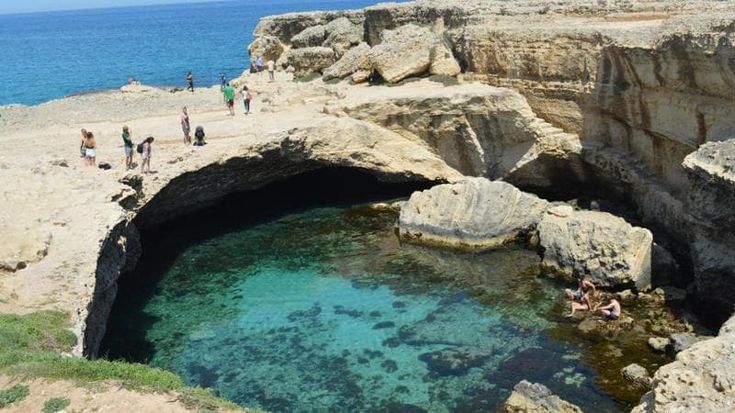 Grotta della poesia, firmato l’accordo con i privati: no al referendum e ira delle associazioni