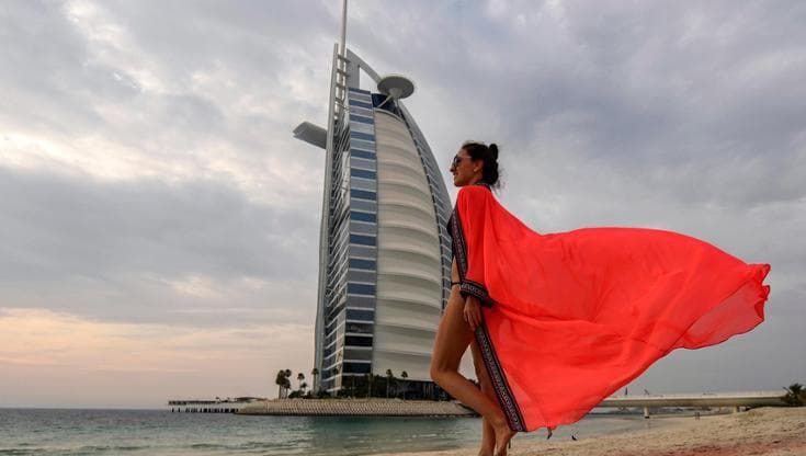 Governo e influencer stanno cercando di dare di Dubai l’immagine di una città serena