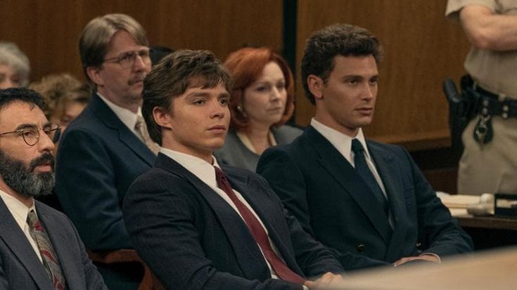 ‘Monsters’, Erik Menéndez contro Netflix: “Nella serie le menzogne dilagano”. E arriva il doc con la testimonianza dei protagonisti
