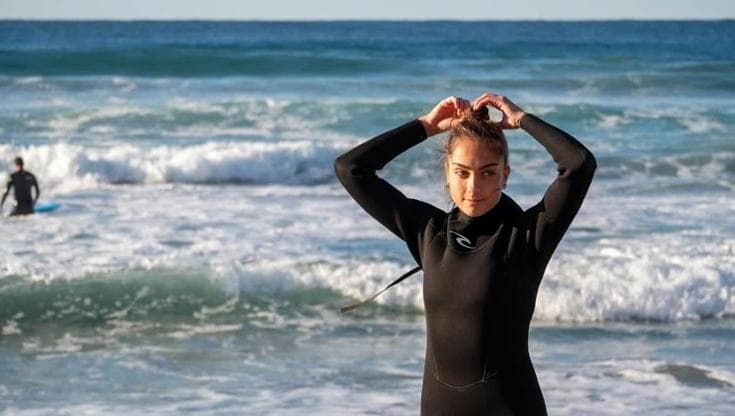 Simona morta alla festa in piscina a Palermo: “C’era sangue, tanti punti oscuri”