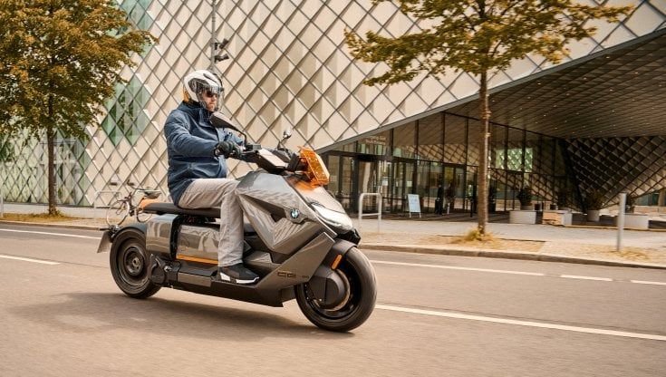 Bmw, la rivoluzione elettrica dentro uno scooter