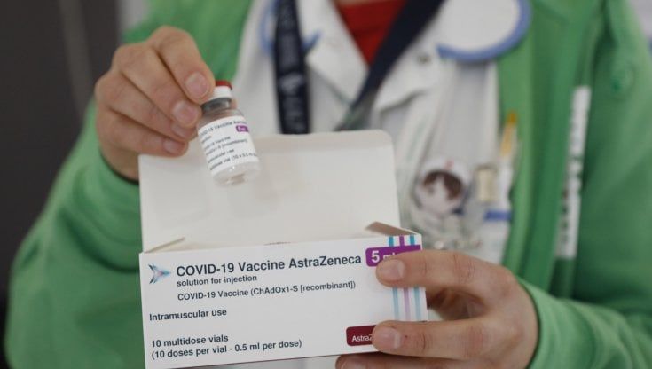 Vaccino Covid, corsa all'open Day AstraZeneca nel Lazio: in esaurimento i 20mila slot per gli over 40