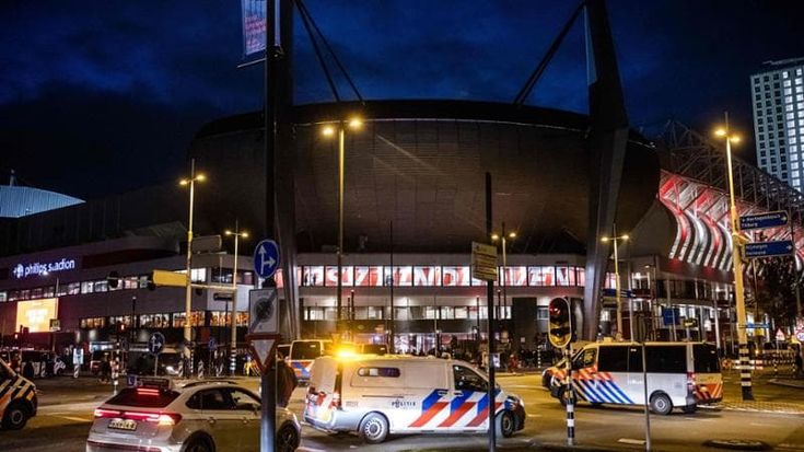 Eindhoven, espulsi 230 tifosi del Napoli: foglio di via e niente partita di Champions