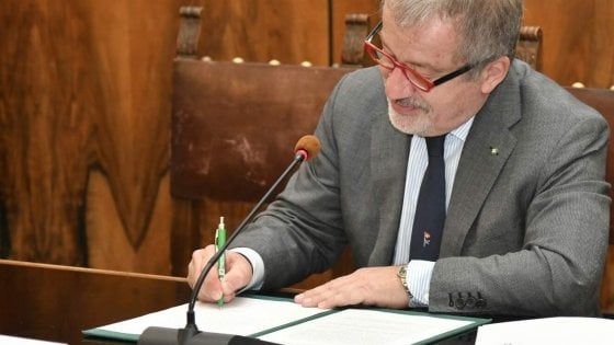 Autonomia, Maroni firma il decreto. Ora è ufficiale: "Referendum il 22 ottobre"