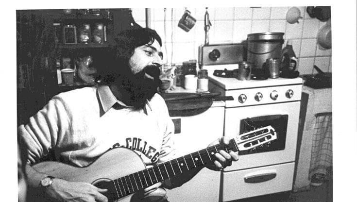 Voce e ricordi: così Francesco Guccini canta il tempo
