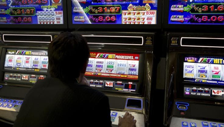 Minore nella sala slot di centro scommesse, maximulta a titolare. Poi revocata: “Non potè vigilare”