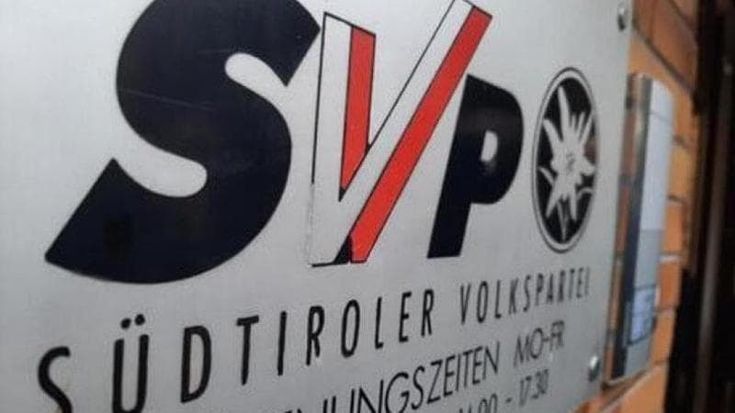 Svp ha deciso: niente accordo con la destra nel ballottaggio a Bolzano. Tensioni con FdI