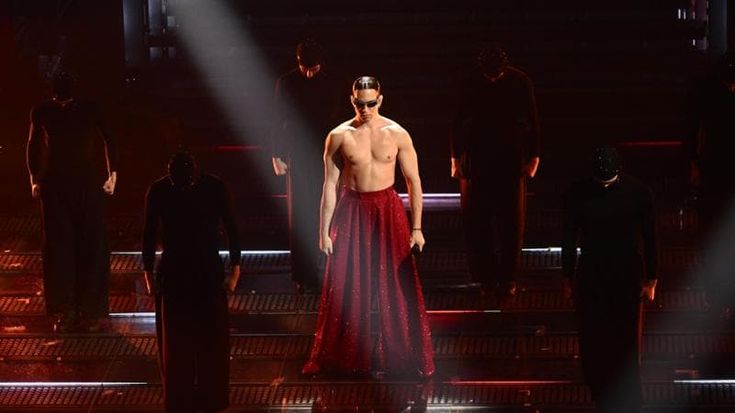 Mahmood senza filtri tra sesso, botulino e la fuga dall’Italia: “Mi trasferisco in Spagna”