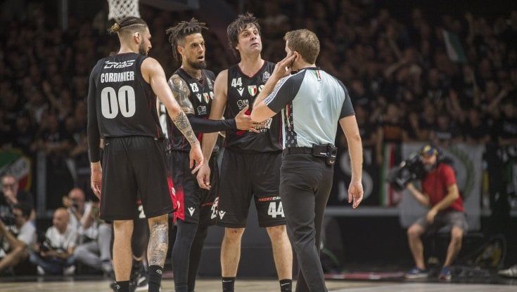 Milano-Virtus, la finale sott'odio: ecco cosa c'è dietro la crociata anti-arbitri di Zanetti