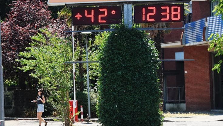 Il meteorologo: “Picchi fino a 40 gradi, ecco le giornate più calde. I vantaggi del deumidificatore”