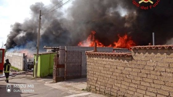 Roma, incendio nella discarica di Falcognana: nessun ferito