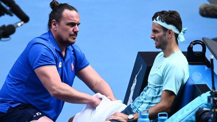 Musetti, cosa è successo contro Djokovic: l’incitamento dell’allenatore, il dolore e il ritiro
