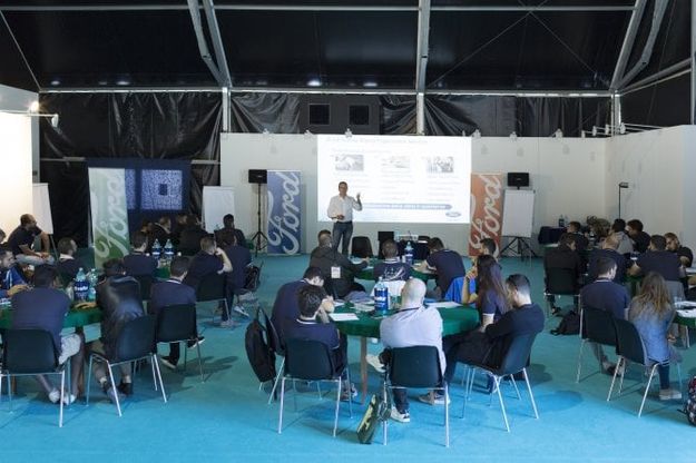 Ford Campus, vendere auto come una missione