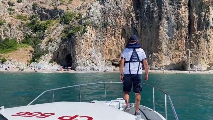 Palinuro, turisti incuranti del pericolo: blitz in spiaggia della Guardia costiera