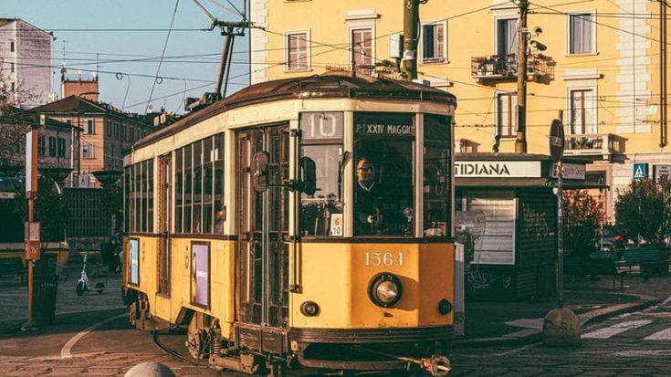 Parte da Baggio il tram della Liberazione