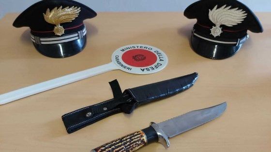 Parma, 66enne al supermercato con il coltello per rubare generi alimentari