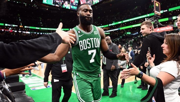 Basket Nba, Boston crede nella rimonta impossibile: batte Miami e accorcia 3-2 nella serie 