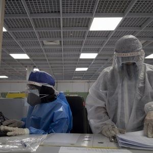 Toscana coronavirus, 172 i nuovi positivi ma calano i decessi