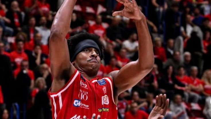 Basket, Brescia pareggia la serie con Trieste. Milano stacca Reggio Emilia