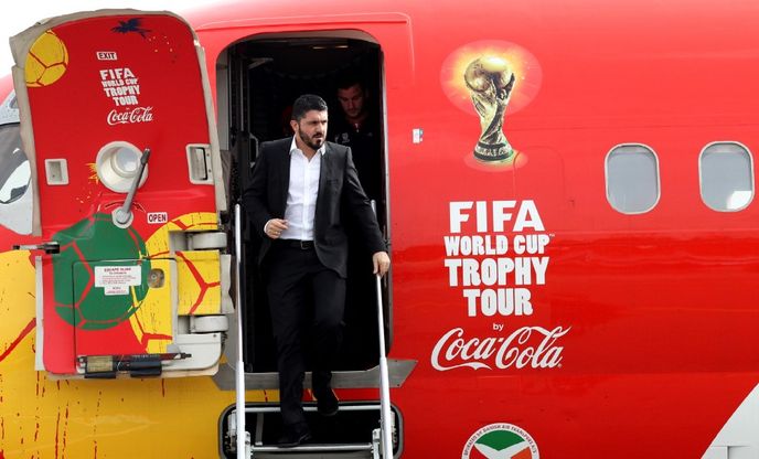 Calcio, dal centro alla periferia: la coppa del mondo in tour a Roma