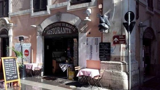 Roma, ristoranti della camorra: così uno di quei locali fece pagare 429 euro per due primi al pesce e l'acqua