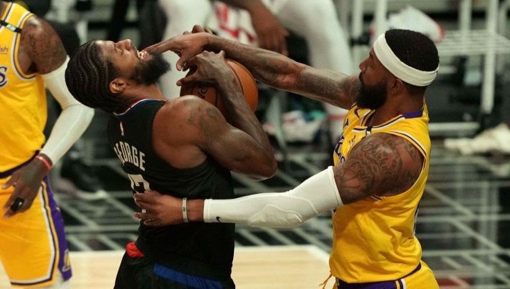 Basket, Nba: ai Clippers il derby di Los Angeles, Westbrook a un passo dalla storia