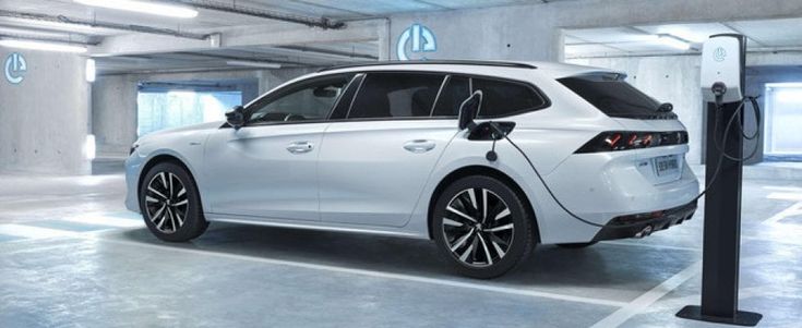Ecco come si ricarica una Peugeot ibrida