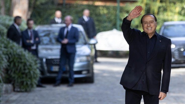 Berlusconi: Piersilvio è nonno a 52 anni e Silvio bisnonno della piccola Olivia. Nascita nascosta per mesi