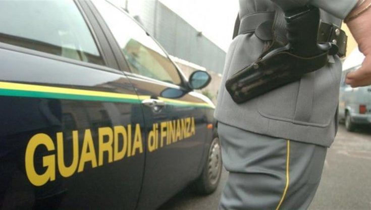 Svuota conto corrente della zia disabile, beni sequestrati