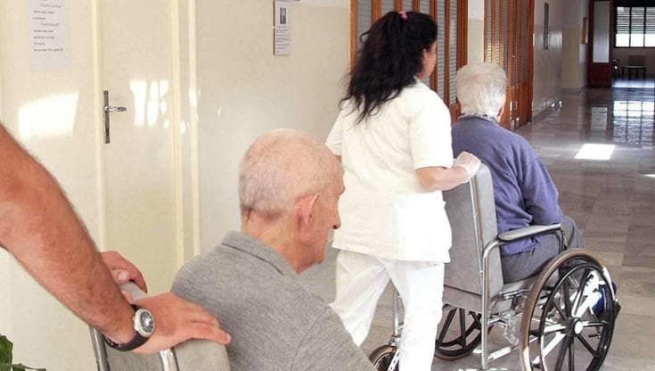 Licenziato da una casa di riposo di Albaro, dà fuoco allo spogliatoio: arrestato dai carabinieri