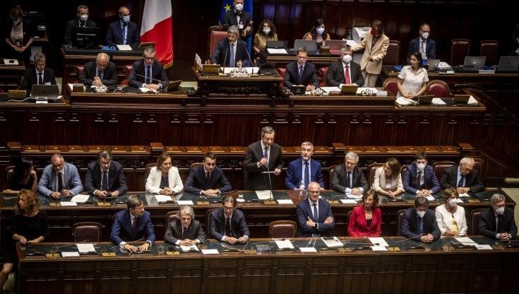 Campagna d’estate, i partiti preparano una corsa elettorale senza coalizioni