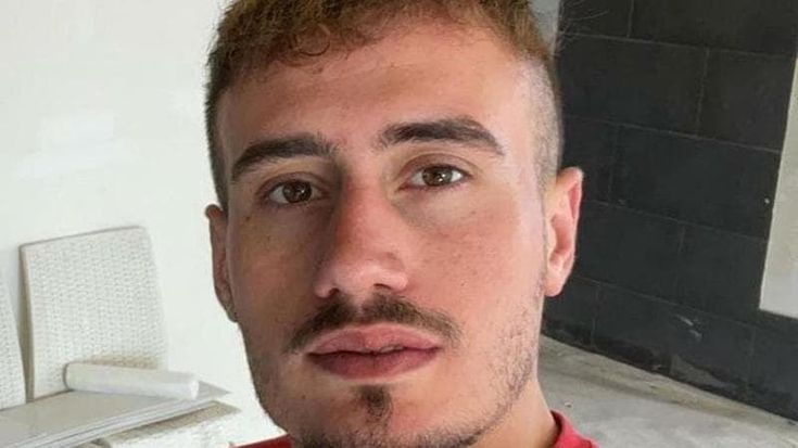 Dal ruolo del padre al sangue lavato, tutti i misteri su Giulia e il pitbull