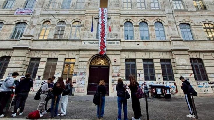 Liceo Righi, famiglie e studenti rispondono alla critiche sull’iniziativa: “Prospettive per Gaza”