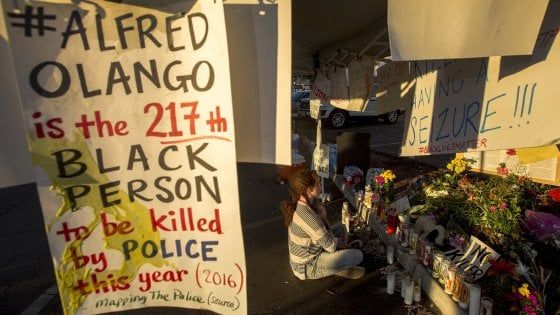 Usa, afroamericano disarmato ucciso dalla polizia a San Diego: diffuso il video
