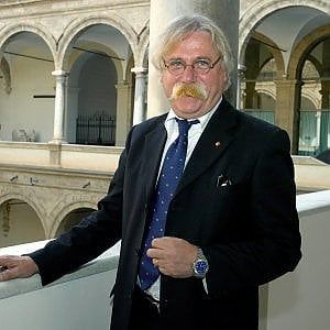 Mazara, il Comune è in deficit ma il sindaco si liquida l'indennità di fine mandato