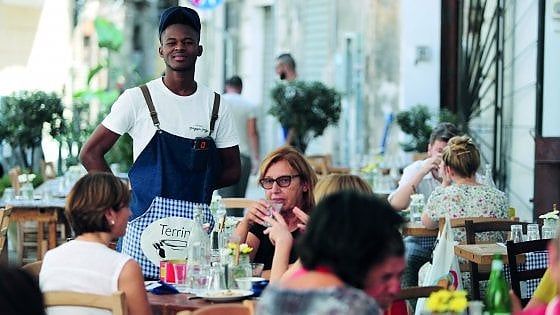Lingua, lavoro, albo degli imam: c'è il piano per integrare i rifugiati  