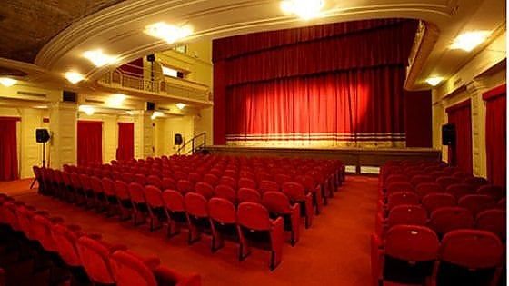 Voucher, rimborso oppure riprogrammazione: così i teatri torinesi chiusi pensano al loro pubblico