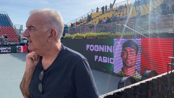Tennis Napoli Cup, anche Gene Gnocchi in tribuna, che scherza: “Mi manda la Mapei…”